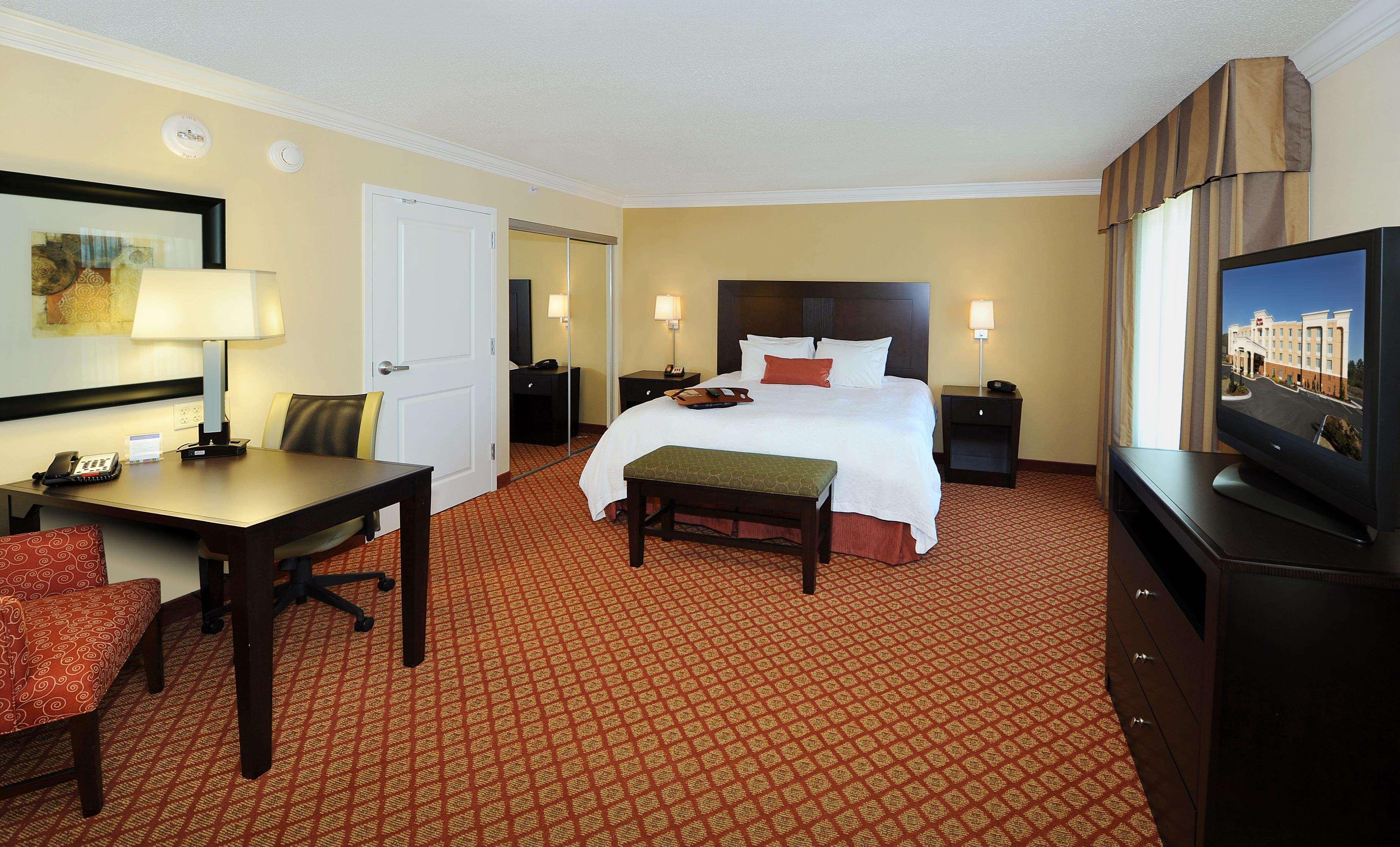 Hampton Inn & Suites Скотсбъро Стая снимка