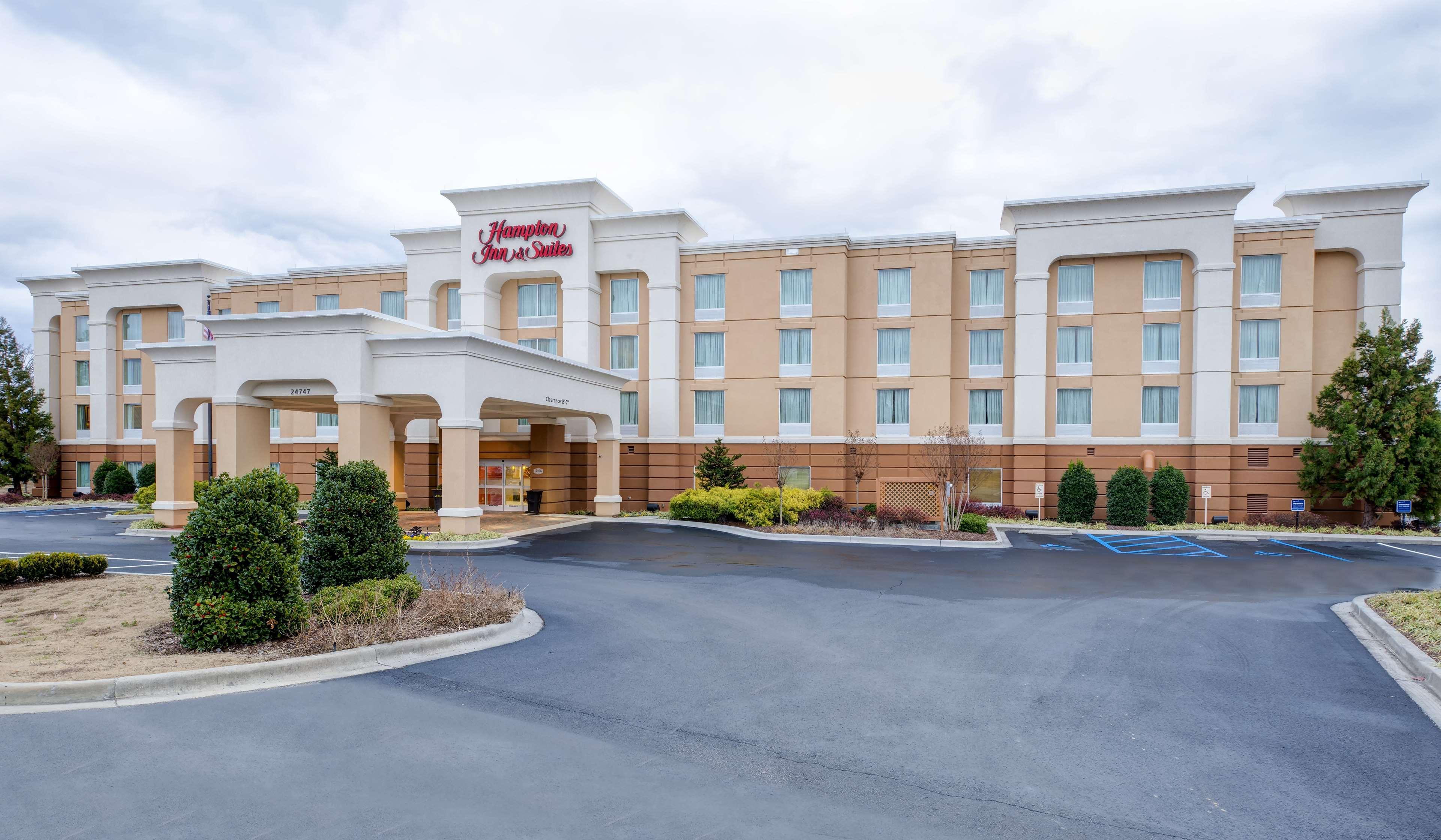 Hampton Inn & Suites Скотсбъро Екстериор снимка