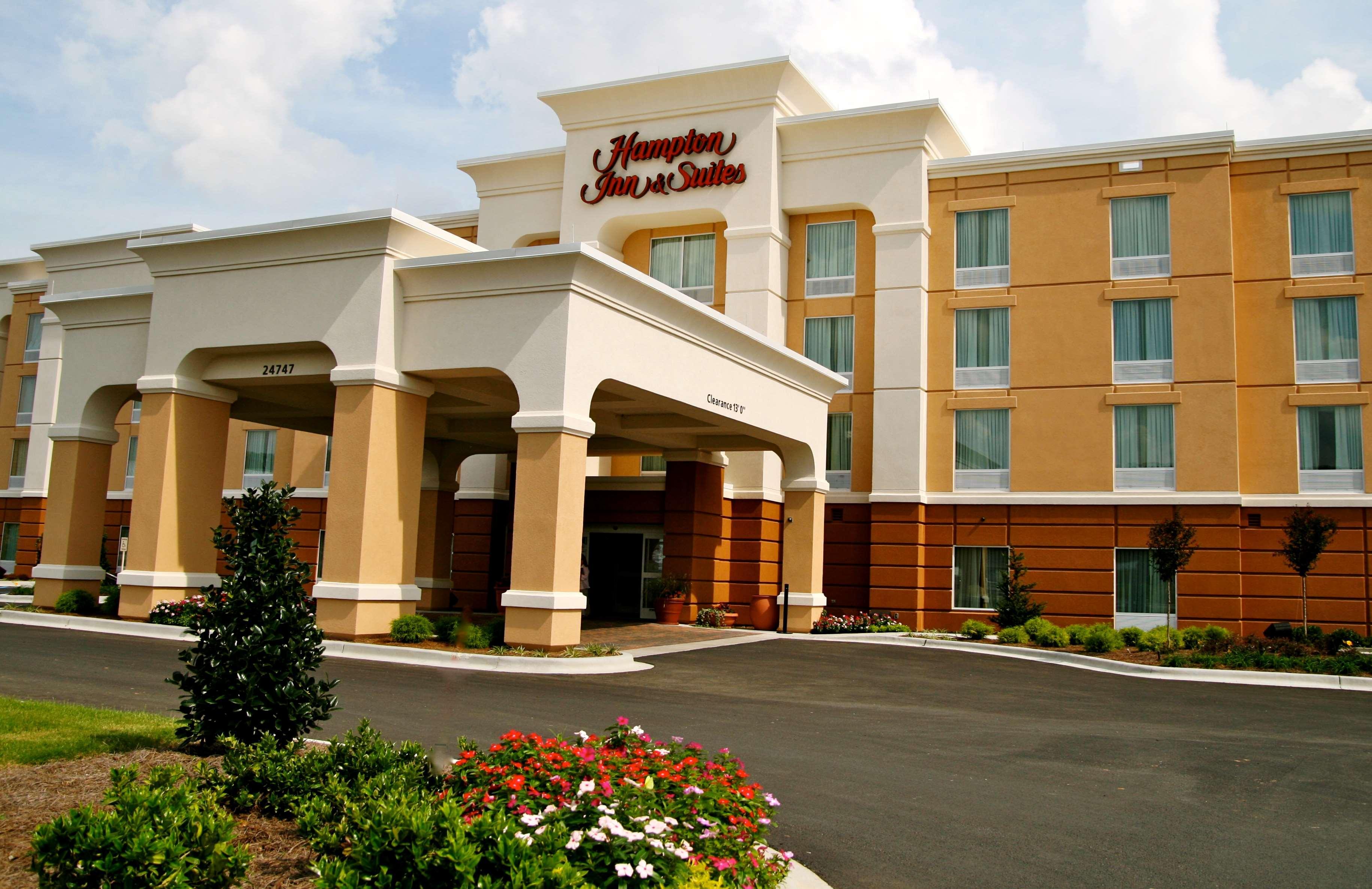 Hampton Inn & Suites Скотсбъро Екстериор снимка