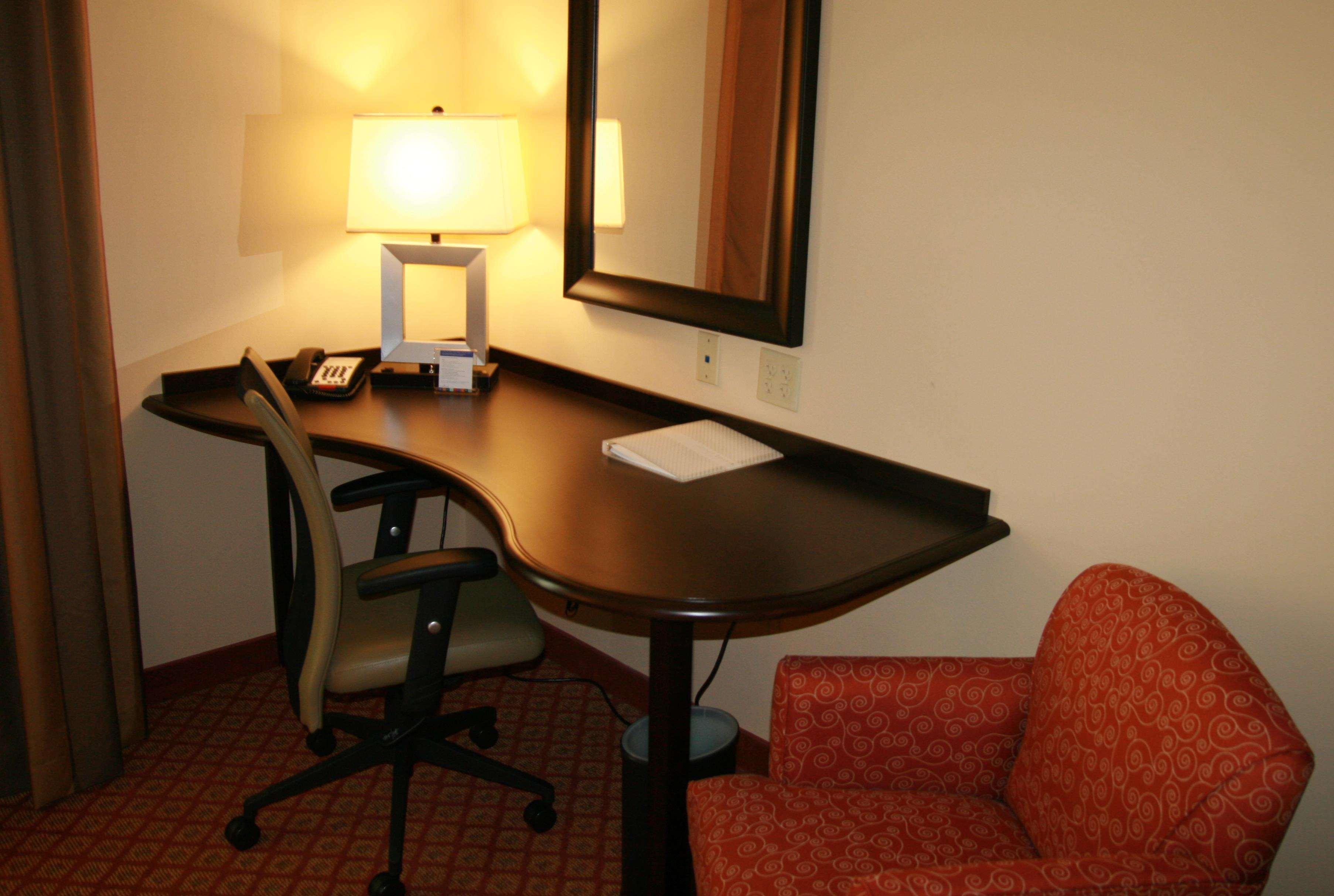 Hampton Inn & Suites Скотсбъро Стая снимка