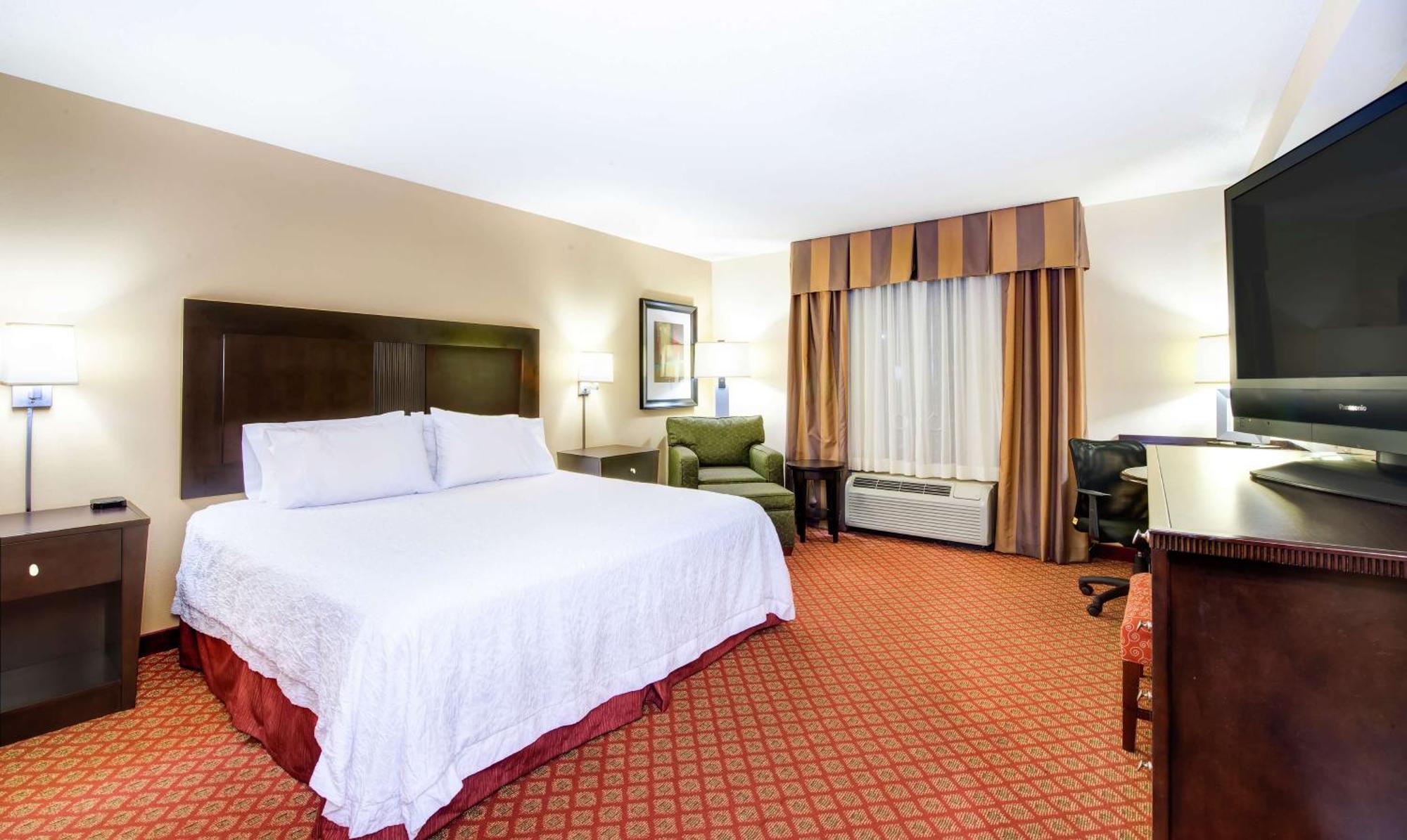 Hampton Inn & Suites Скотсбъро Екстериор снимка