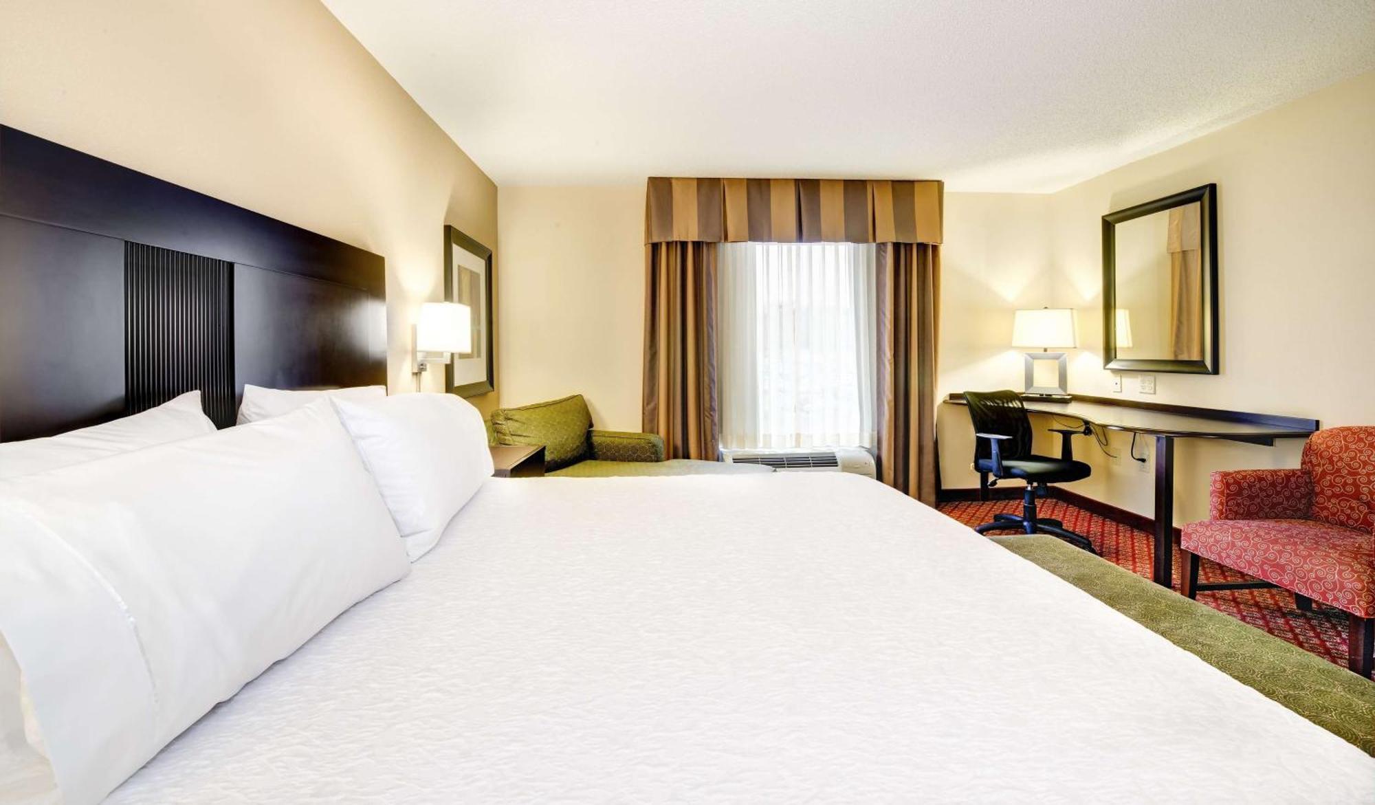 Hampton Inn & Suites Скотсбъро Екстериор снимка
