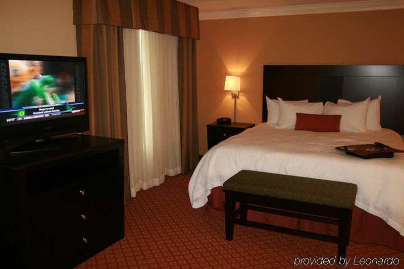 Hampton Inn & Suites Скотсбъро Стая снимка